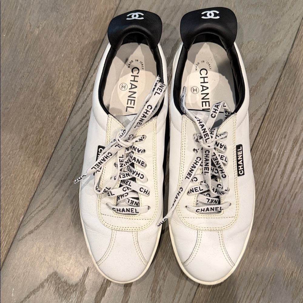 CHANEL White and Black Sneakers
Size 41